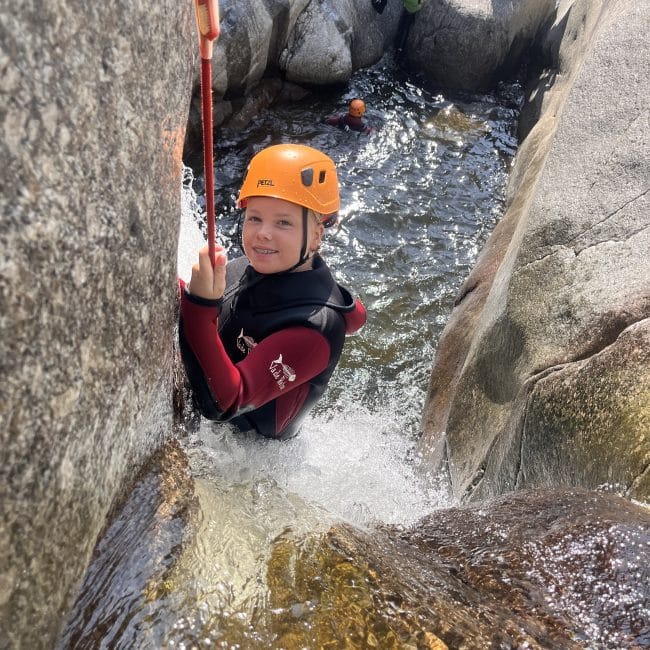 intermediaire canyon cascade rappel famille rivière