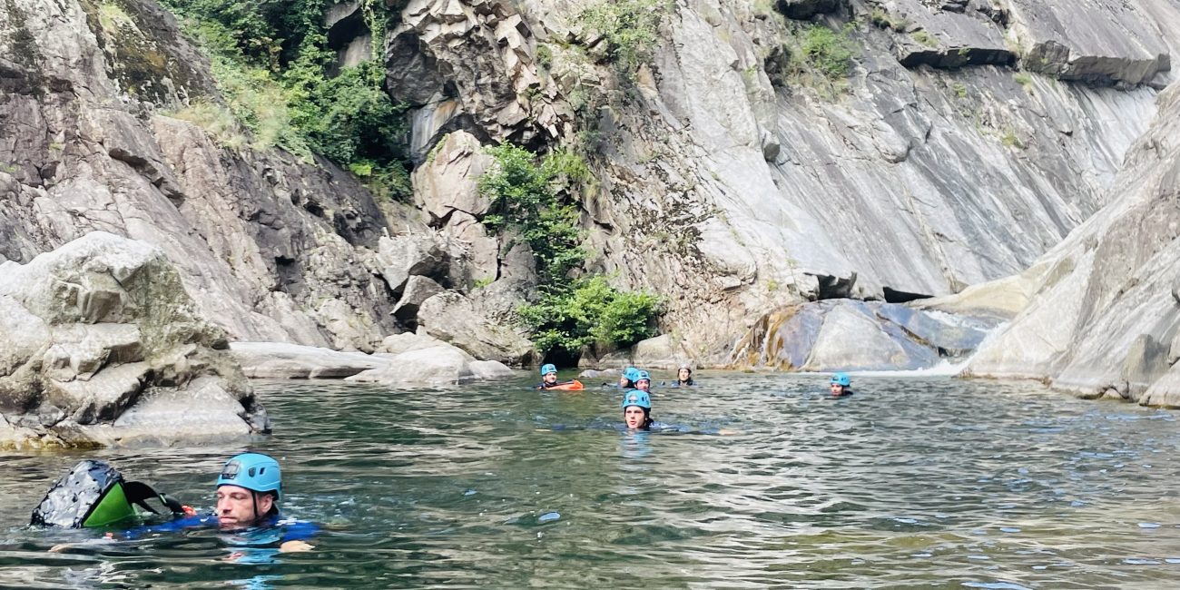 Zwemmen in chassezac canyon frankrijk