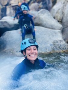 outdoor activities entre amis sportif en ardeche