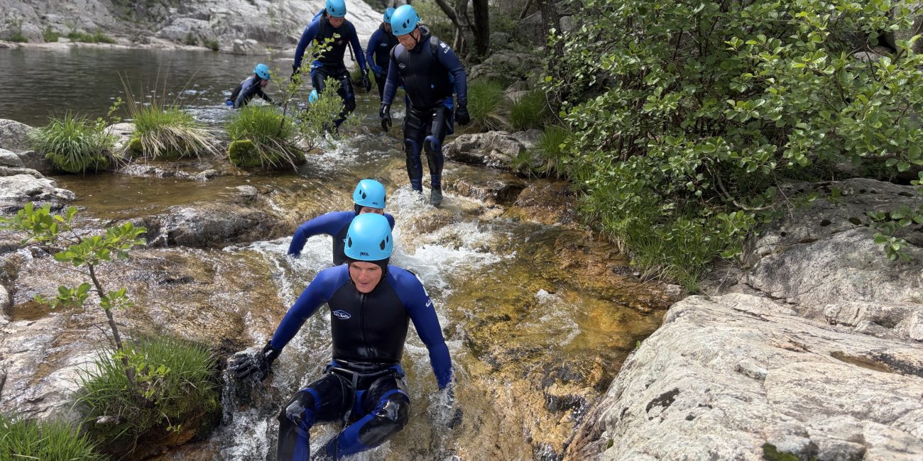 activité de canyoning en famille Lozère avec guide a l'aventure_5905