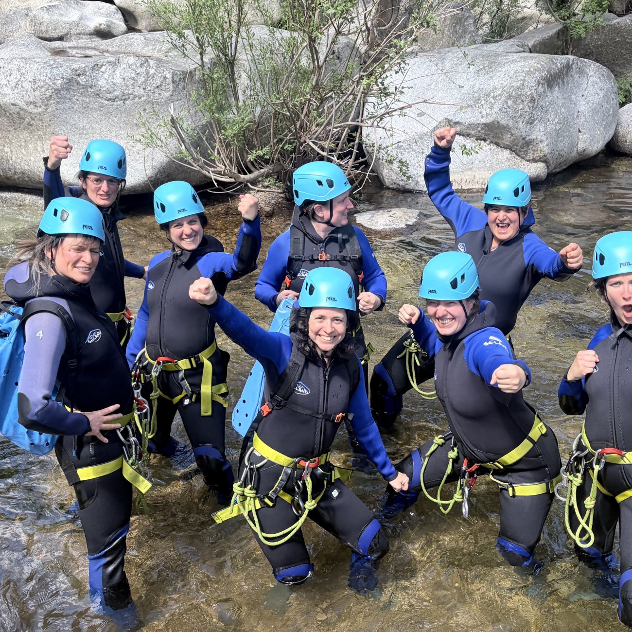 plein air activities EVG EVJF intermediaire canyoning en weekend