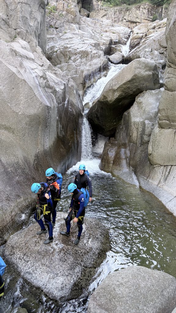 Integral Chassezac canyoning avec guide pour des amis sportives en Ardèche