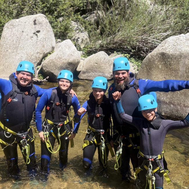 activite famille sauts aquatique canyoning en Ardeche