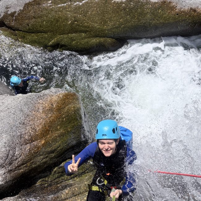activite famille sauts aquatique canyoning en Ardeche avec guide _8908
