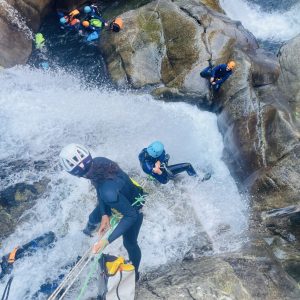 activité outdoor evg evjf anniversaires teambuilding en canyoning in Ardeche