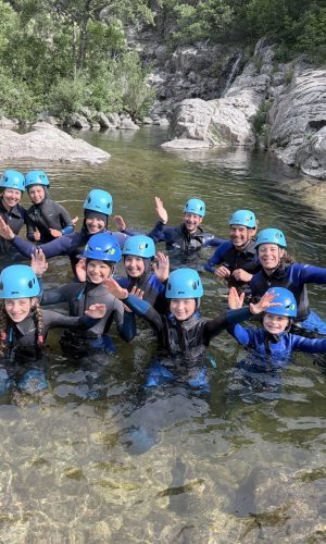 activité pour la famille aquatic canyoning balade riviere avec guide